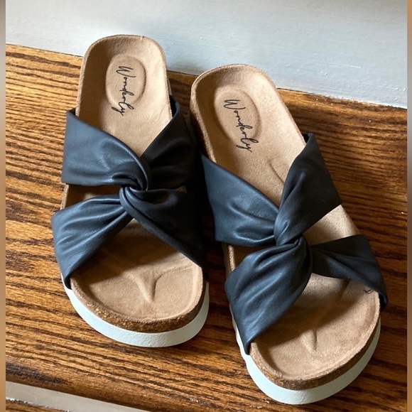 NWOT Black Knotted Sandals Size 8.5 - Picture 1 of 9